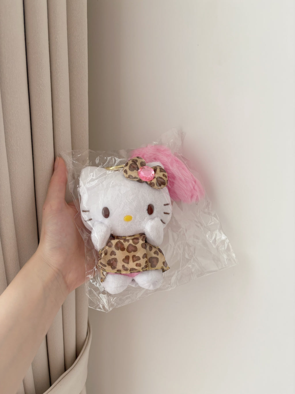 日本限定 豹紋斑馬紋連毛毛kitty掛件