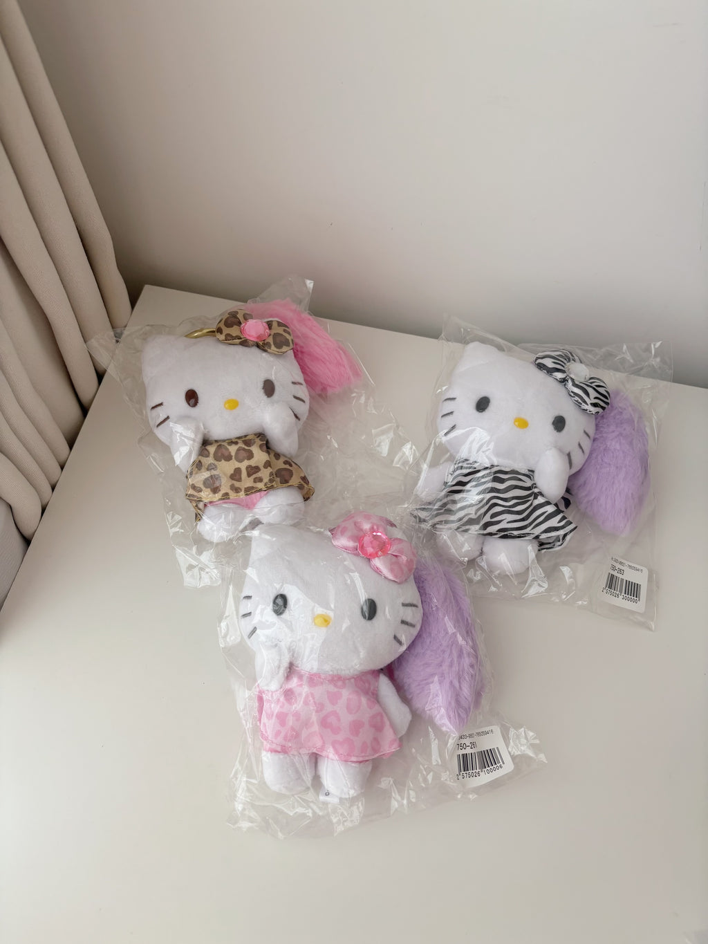 日本限定 豹紋斑馬紋連毛毛kitty掛件
