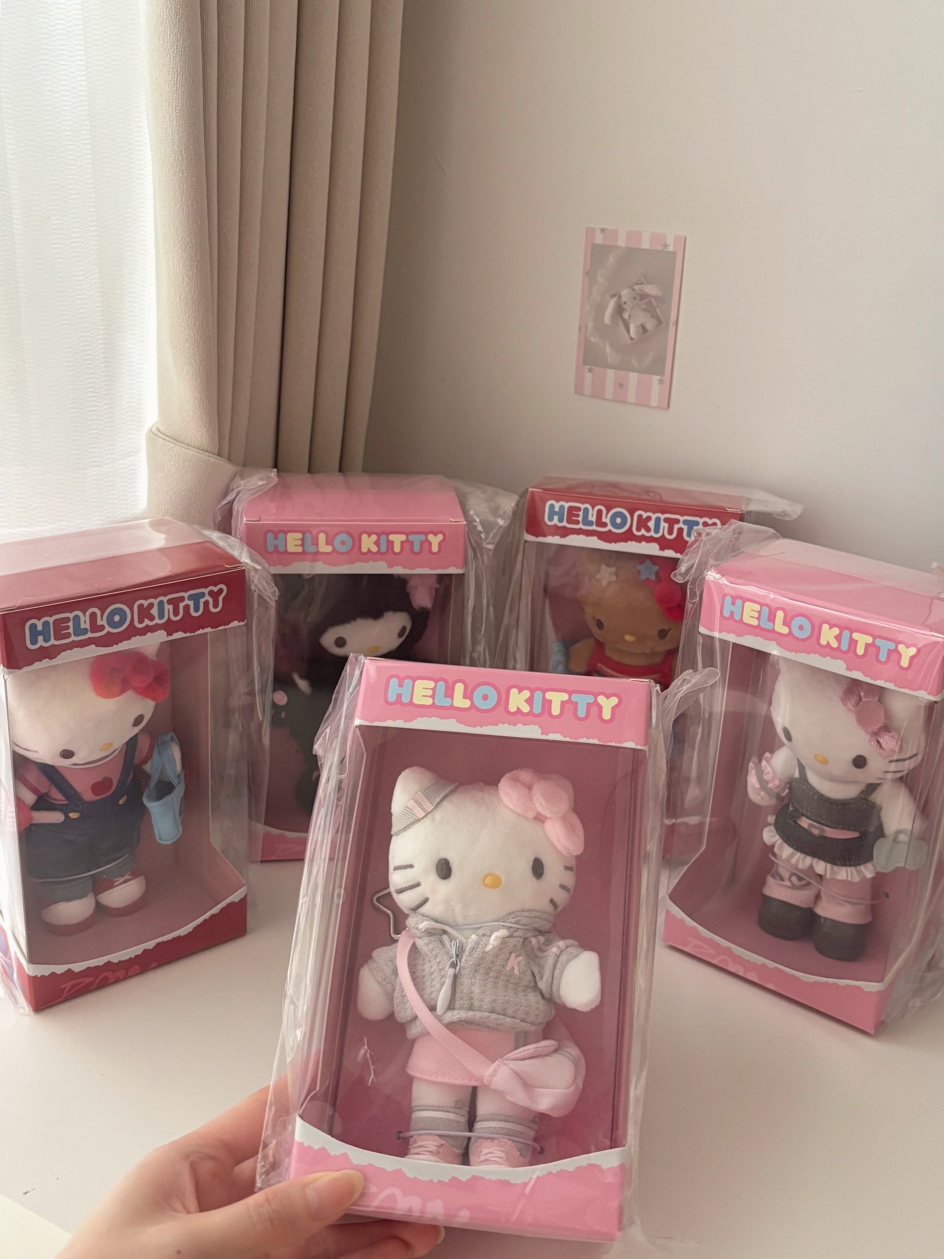 國內Sanrio限定” Hello Kitty的一天”長腿掛件