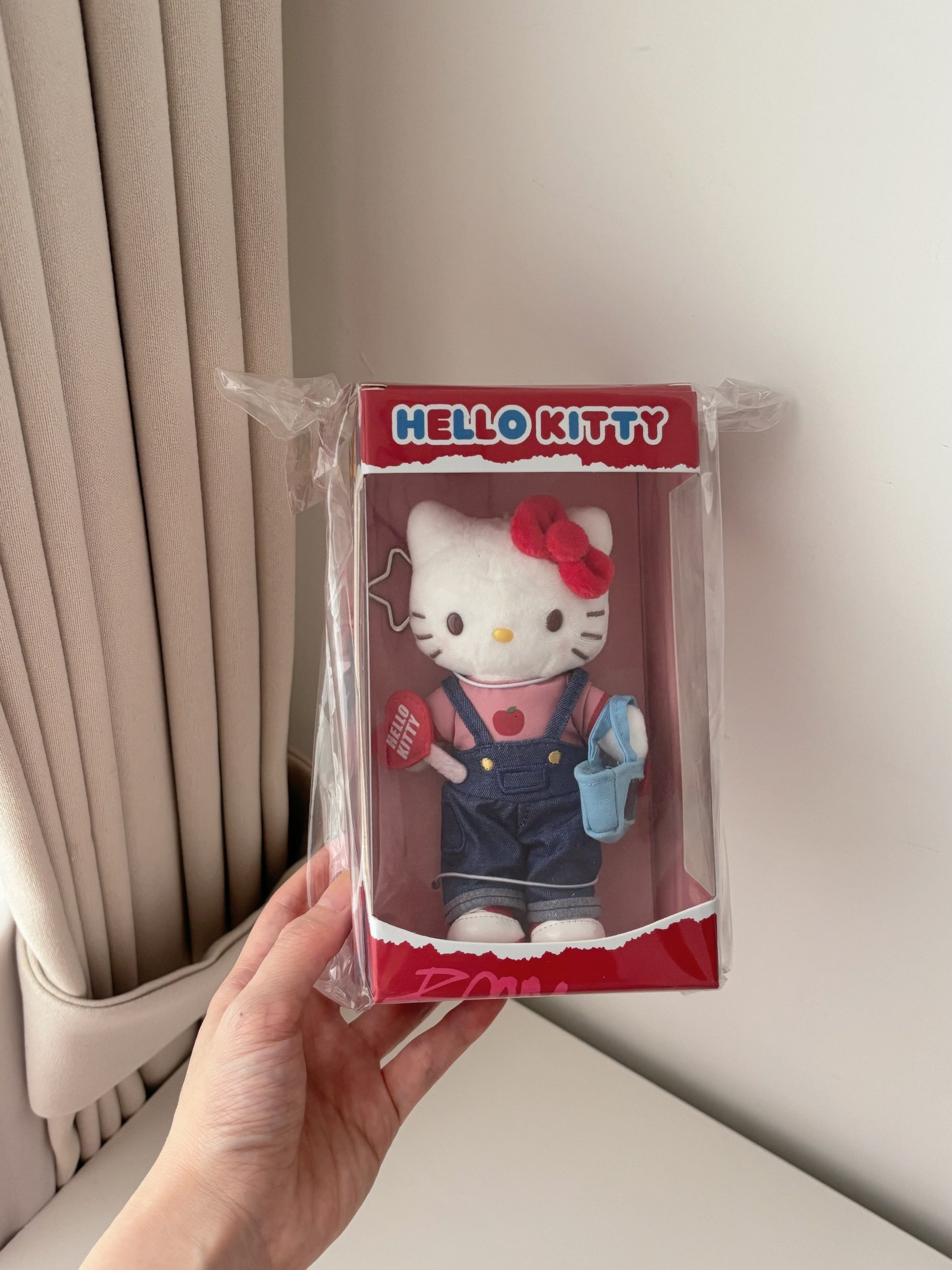 國內Sanrio限定” Hello Kitty的一天”長腿掛件